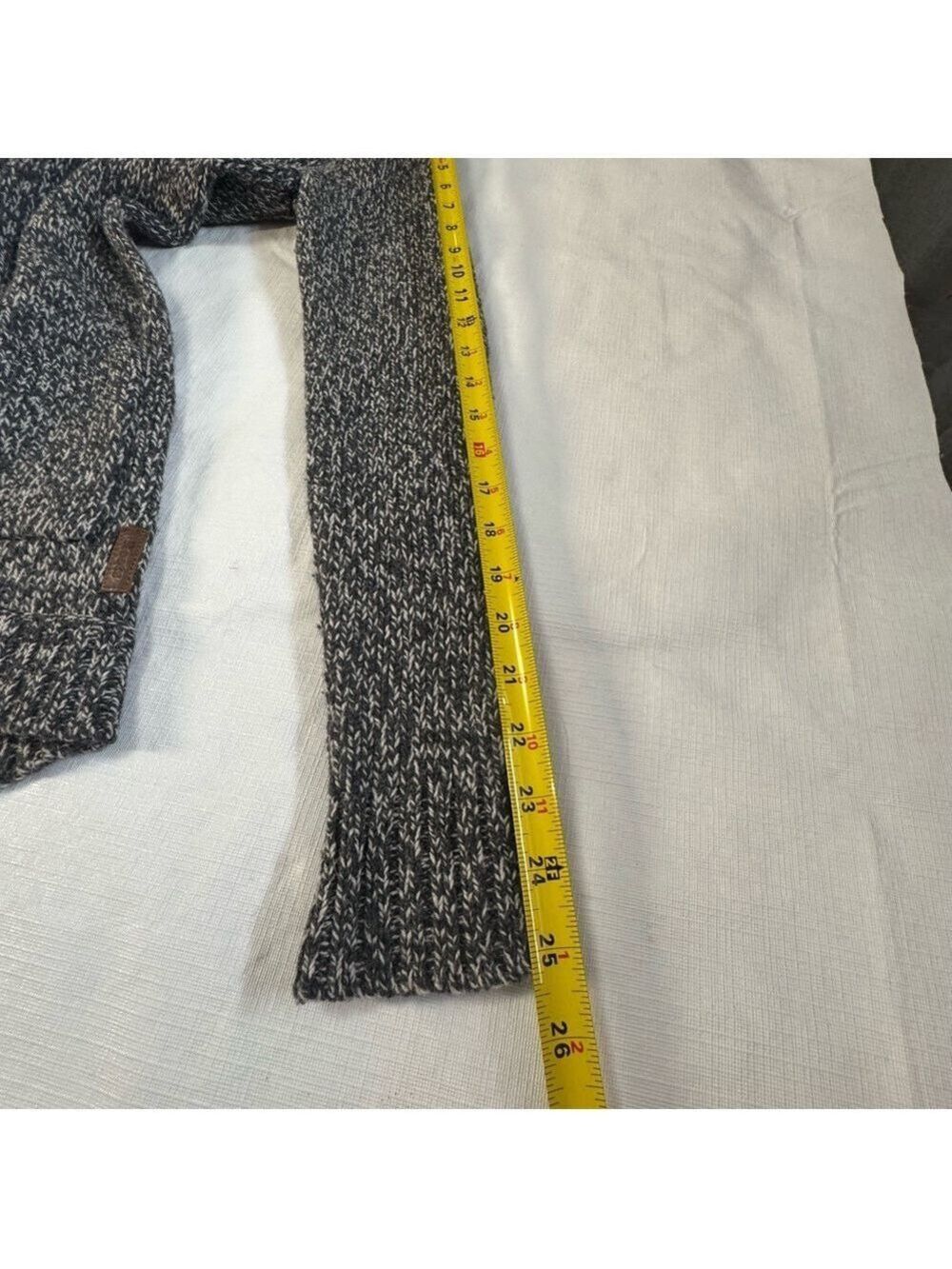 Roots long Cable knit Cardigan XS
Wool - Picture 11 of 15